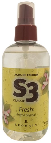 S3 Agua de Colonia Classic Fresh Aroma Original met verstuiver wordt geleverd in deze plastic flacon met een verstuiver voor maximaal gemak