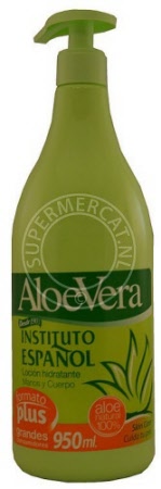 Instituto Espanol Locion Hidratante Aloe Vera body lotion comes in a special bottle with a dispenser and is very easy to use